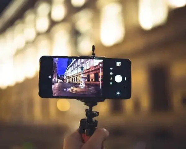 Jak włączyć przedni aparat w telefonie - proste kroki i porady