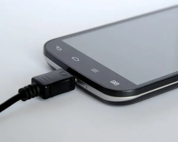 Jak wyczyścić aparat w telefonie, aby zdjęcia były zawsze ostre