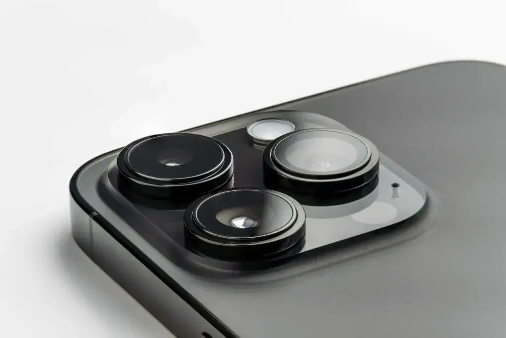 Zdjęcie Jaki aparat ma iphone 14 i co go wyróżnia na tle konkurencji