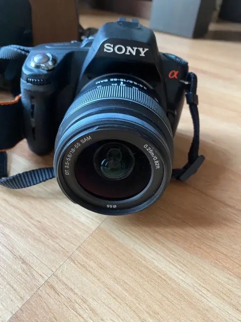 Zdjęcie Lustrzanka Sony: Dlaczego warto zainwestować w te aparaty?